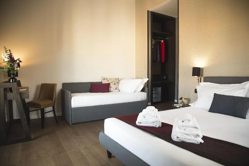 Room, Little Queen Navona, Rome