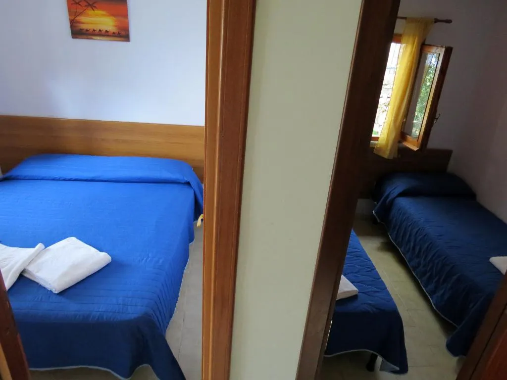 CHALET CAPACITY 4 Room, Baia Serena, Naples