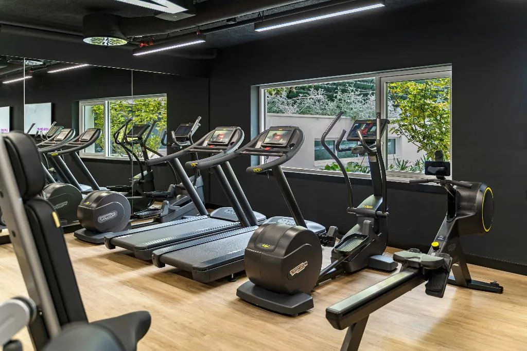 Sports and Entertainment, Yotel Porto, Porto