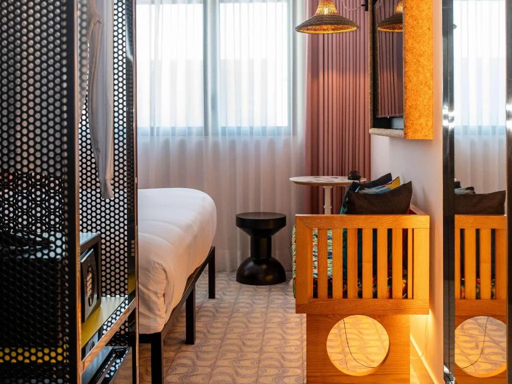 DOUBLE KING SIZE BED Room, Mama Shelter Lisboa, Lisbon