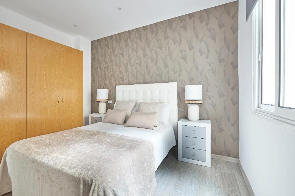 APARTMENT CAPACITY 10 Room, Apartamentos en Sol, Madrid
