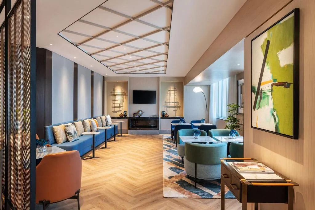 TWIN CLUB Room, Sheraton Dubai Mall of the Emirates Hotel, Dubai