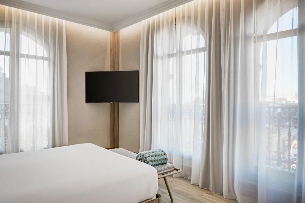 SUITE KING SIZE BED Room, Autograph Collection Círculo Gran Vía, Madrid