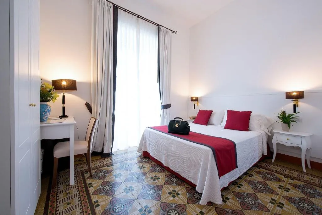 Room, Amalfi Luxury House, Naples