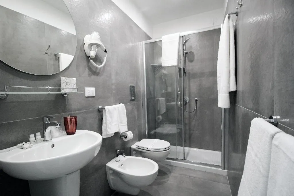 Room, Toledostop, Naples