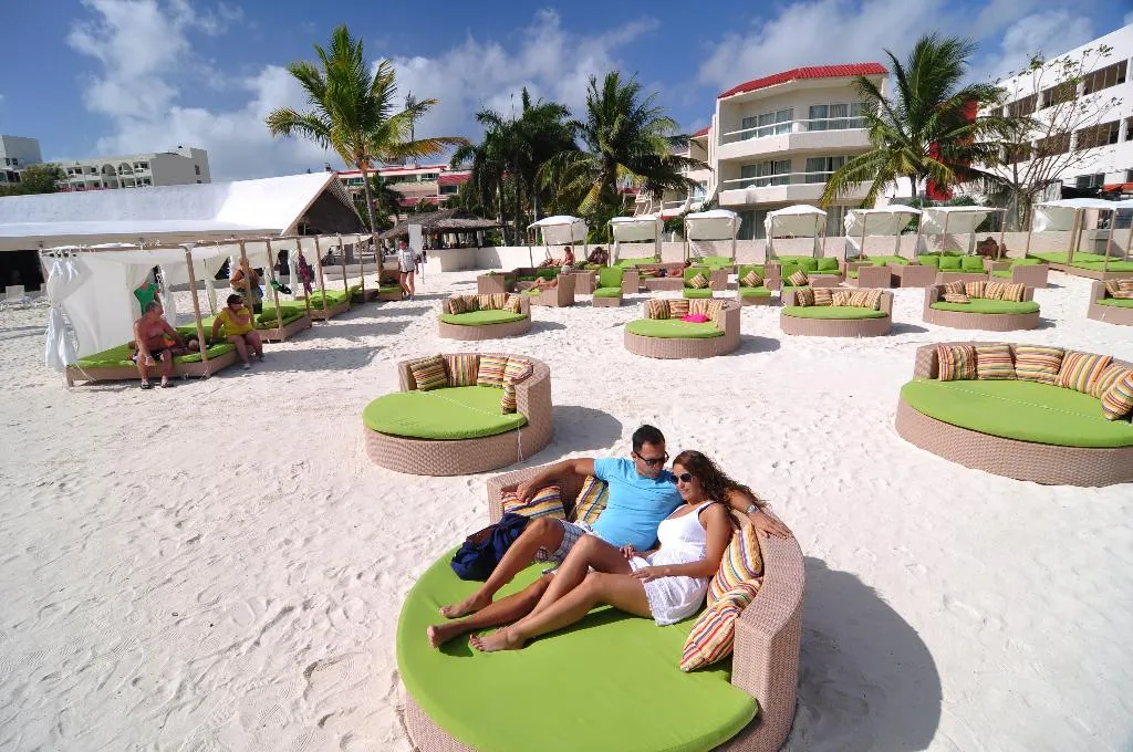 Terrace, Ocean Spa Hotel All Inclusive, Cancun Area