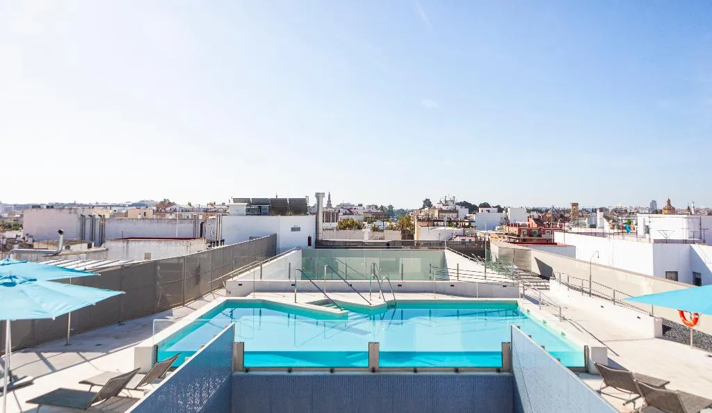 Pool, Macia Sevilla Kubb, Seville