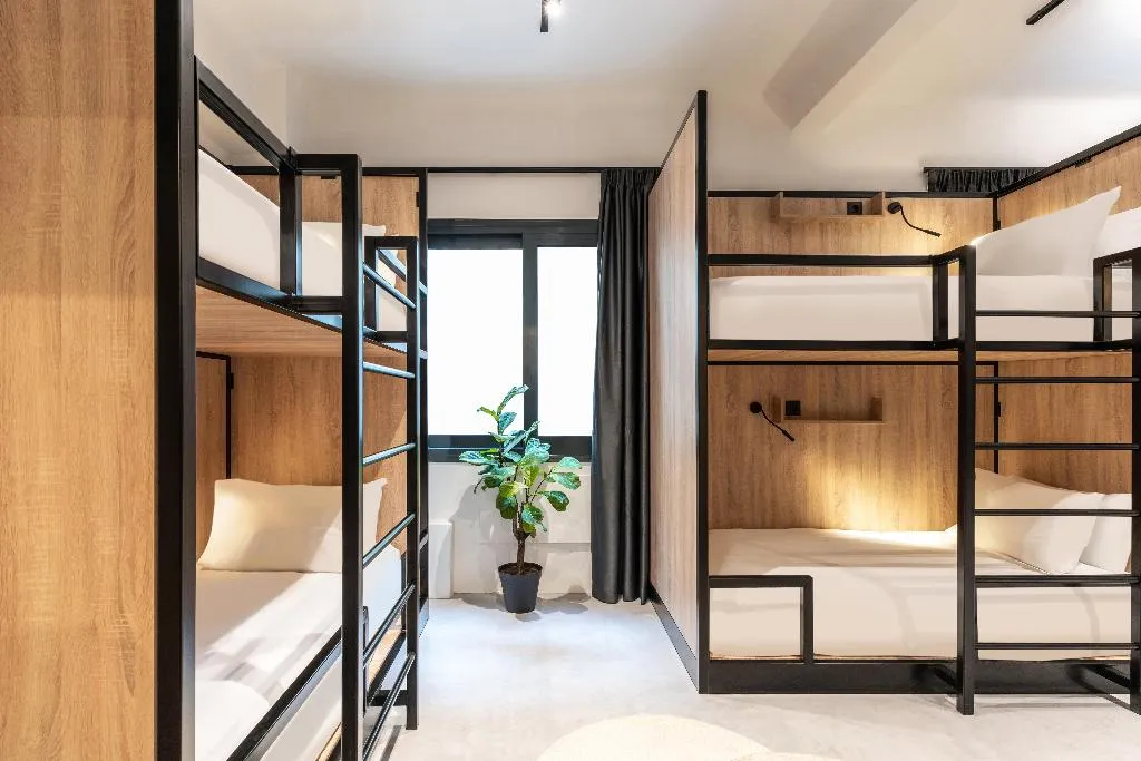 FAMILY ROOM CAPACITY 6 Room, PAME Wild, Athens