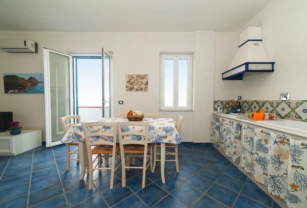 APARTMENT CAPACITY 5 TWO BEDROOMS Room, Magico Appartamenti Scafa, Catania