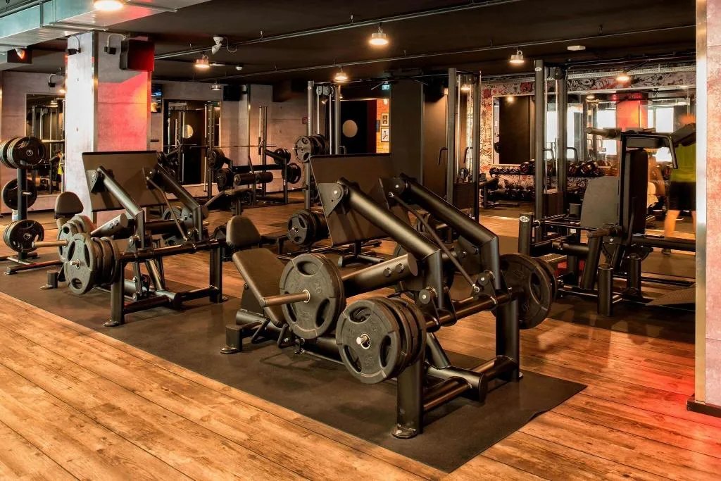 Sports and Entertainment, Renaissance Naples Mediterraneo, Naples