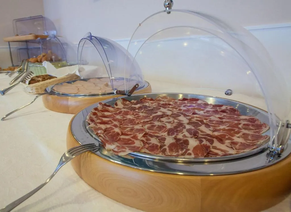 Restaurant, Regina, Milan
