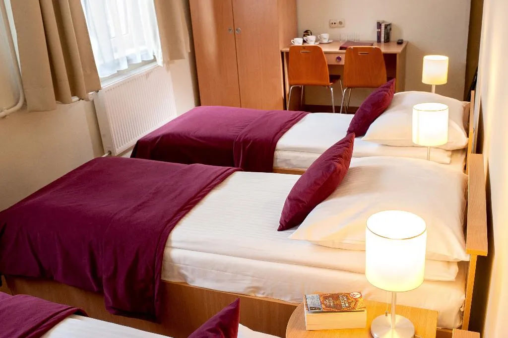 QUADRUPLE STANDARD Room, Maly Kraków Aparthotel, Krakow