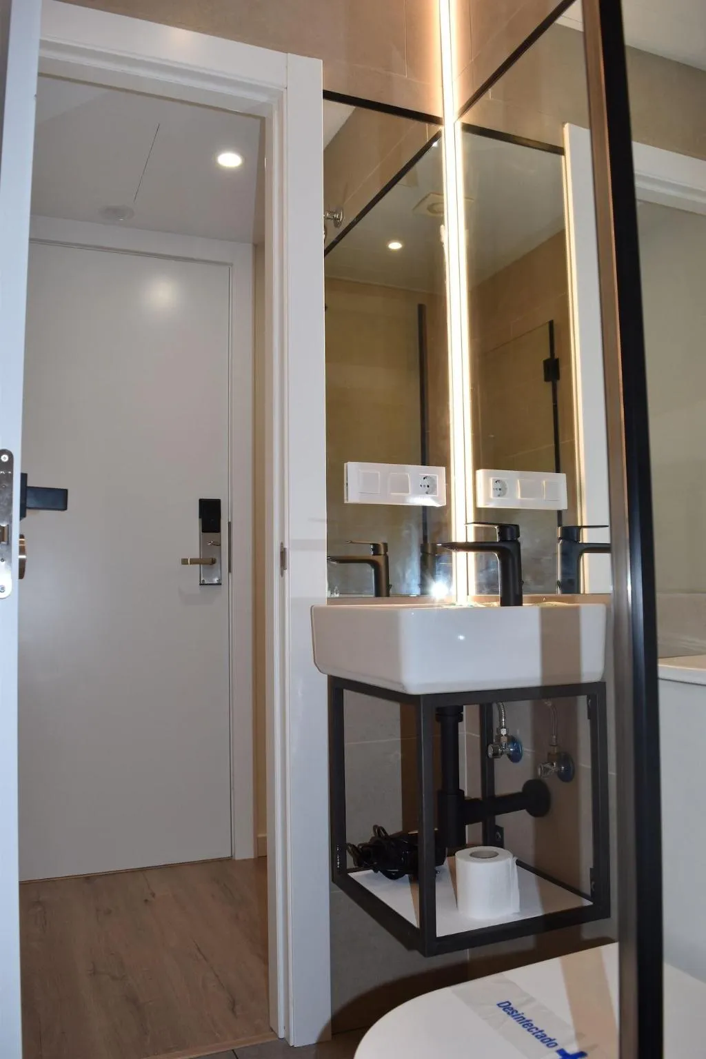 TRIPLE CITY VIEW Room, Casp Green House, Barcelona