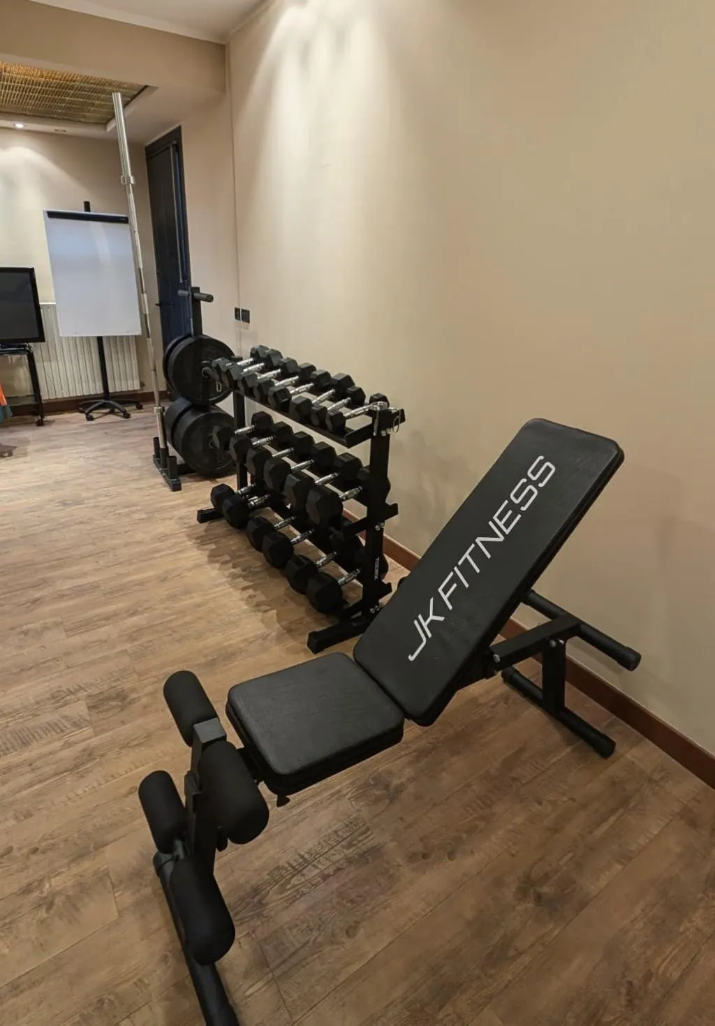 Sports and Entertainment, Yachting Hotel Mistral, Milan