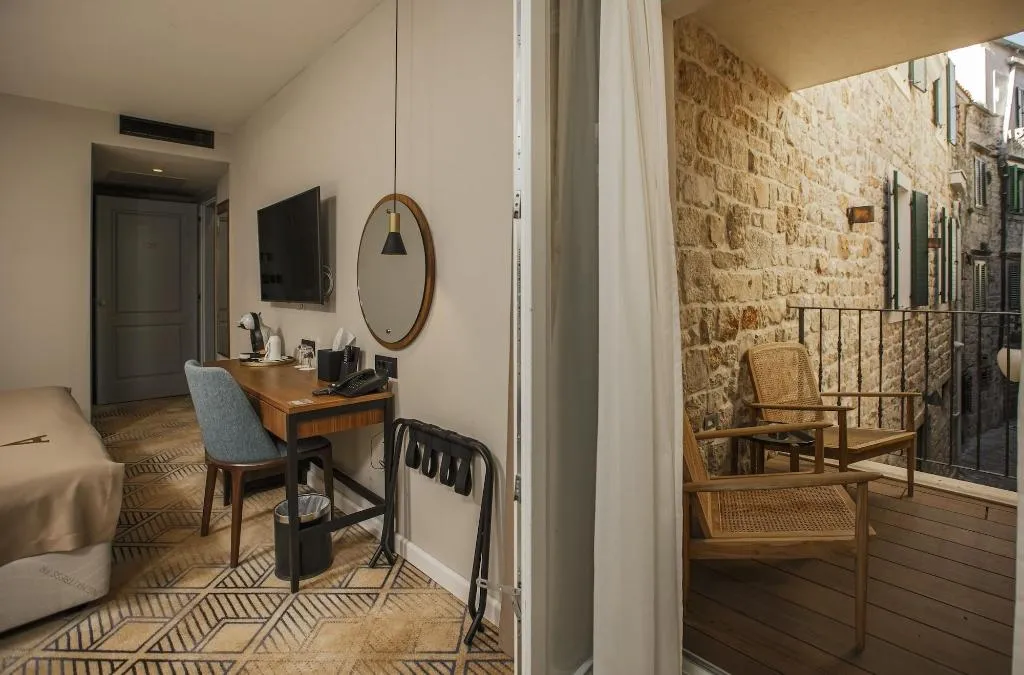 Room, Armerun Heritage Hotel & Residences, Split