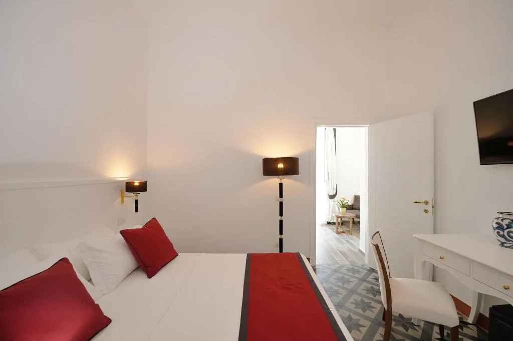 Room, Amalfi Luxury House, Naples