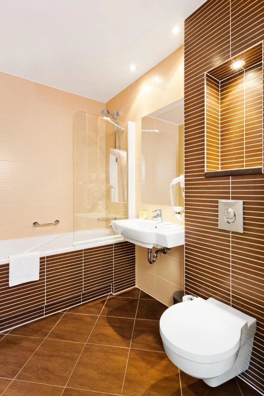 TWIN PREMIUM QUEEN BED Room, Qubus Hotel Gdansk, Gdansk