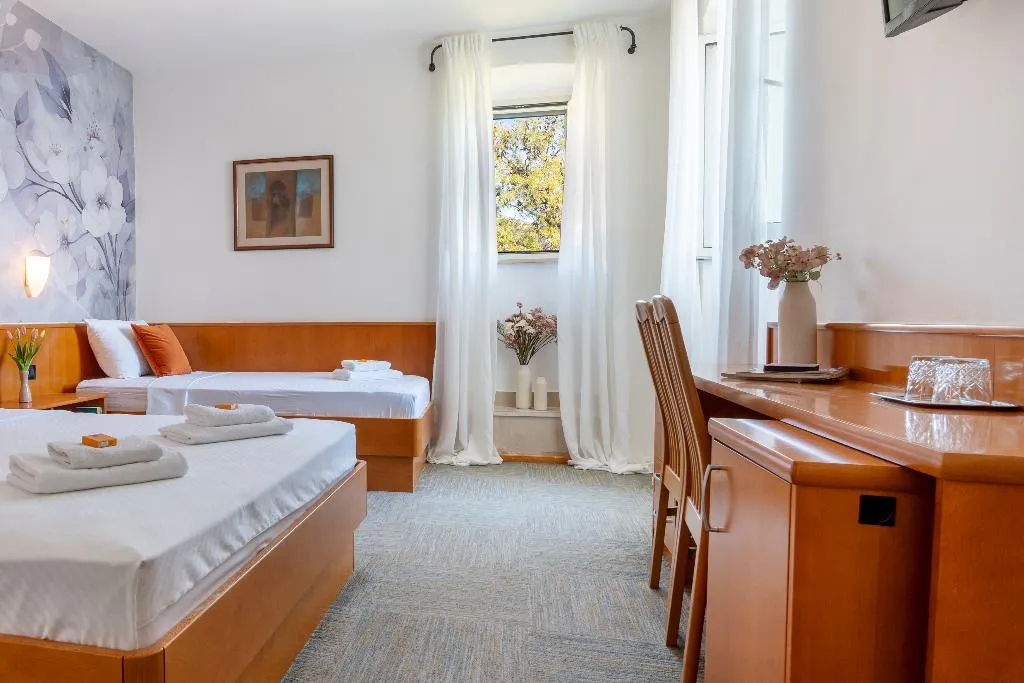 TRIPLE STANDARD Room, Kastil, Split
