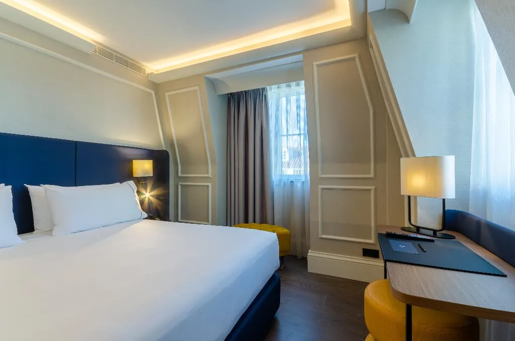 JUNIOR SUITE STANDARD Room, Eurostars Lisboa Baixa, Lisbon