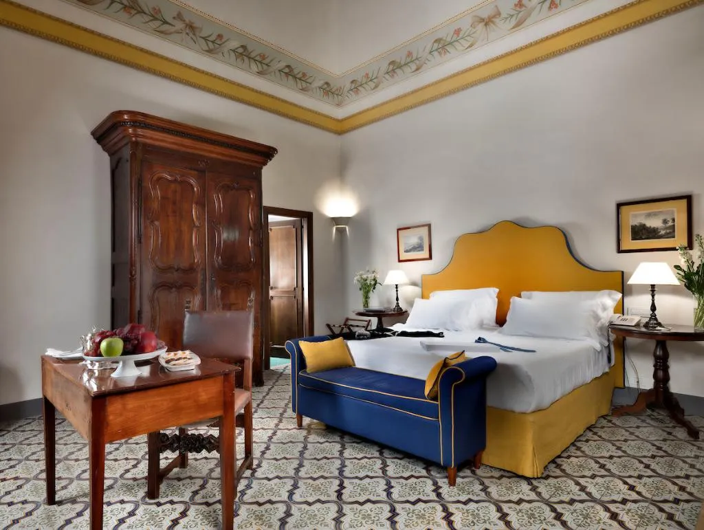 Double or Twin DELUXE Room, Villa Cimbrone, Naples
