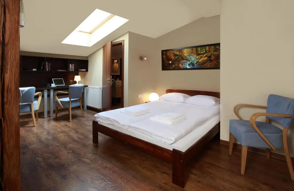 Room, Dom Turysty - Pokoje Goscinne, Krakow