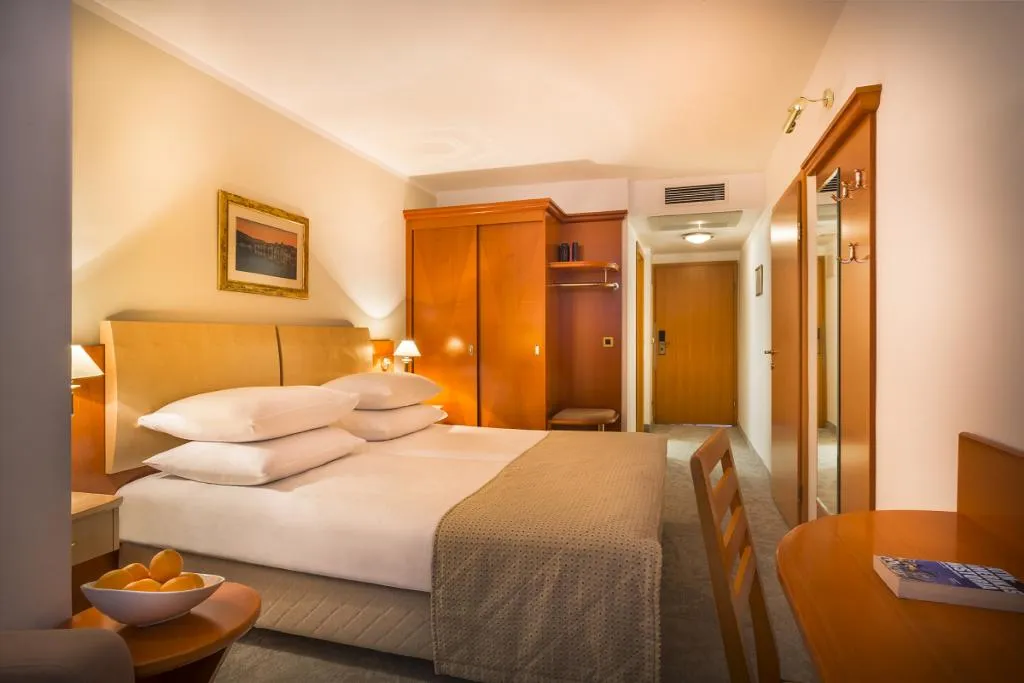 TRIPLE SUPERIOR SEA VIEW Room, Sunny Baška Residence (ex Zvonimir), Split