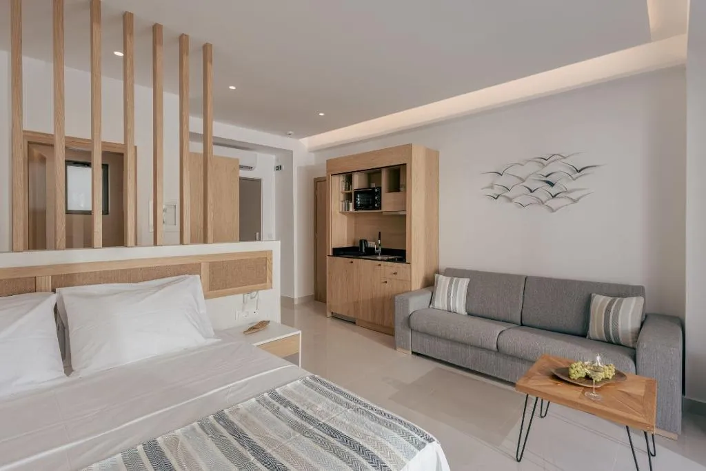 SUITE DELUXE OCEAN VIEW ONE BEDROOM Room, Galazio beach resort, Crete