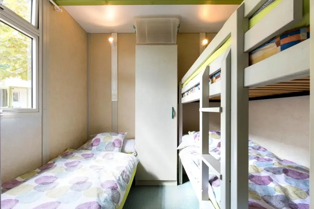 BUNGALOW TWO BEDROOMS ONE BATHROOM Room, Camping El Far, Costa Brava