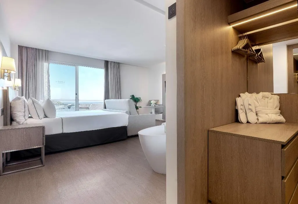DOUBLE GRAND Room, Melia Sitges, Costa Brava