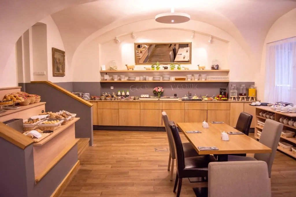 Restaurant, Hotel Golden Key Prague, Prague