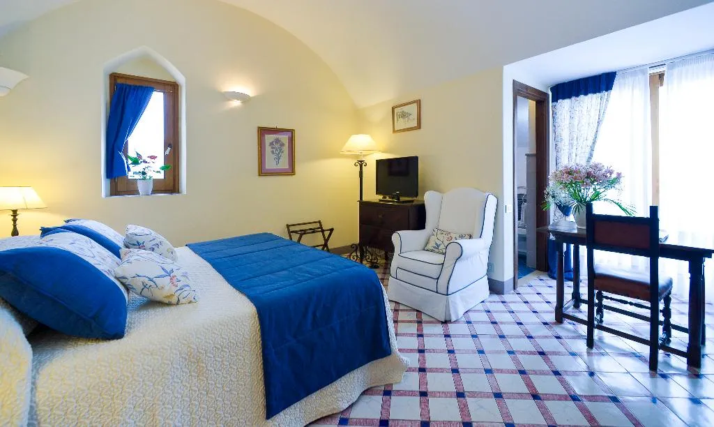 Room, Villa Cimbrone, Naples