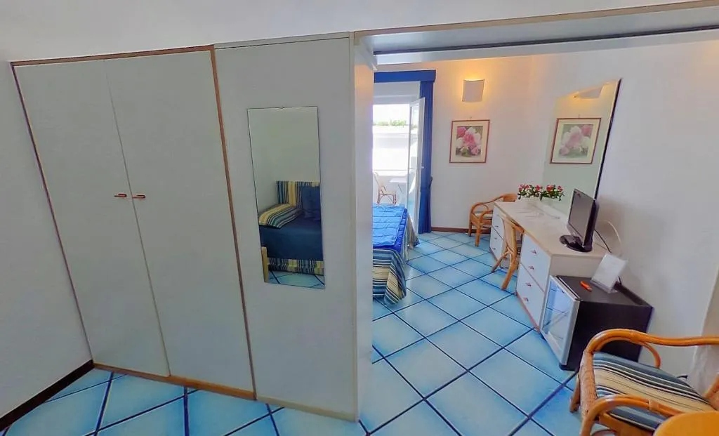 Room, Hotel Le Fioriere, Naples