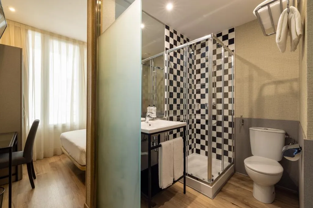 Room, Avenida Gran Via, Madrid