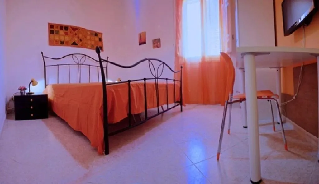 Room, Melone Giallo, Palermo