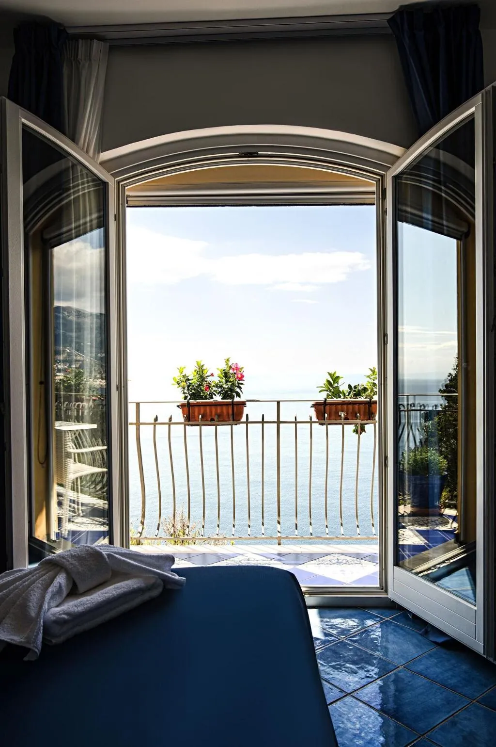DOUBLE DELUXE SEA VIEW WITH BALCONY Room, Villa Pandora, Naples