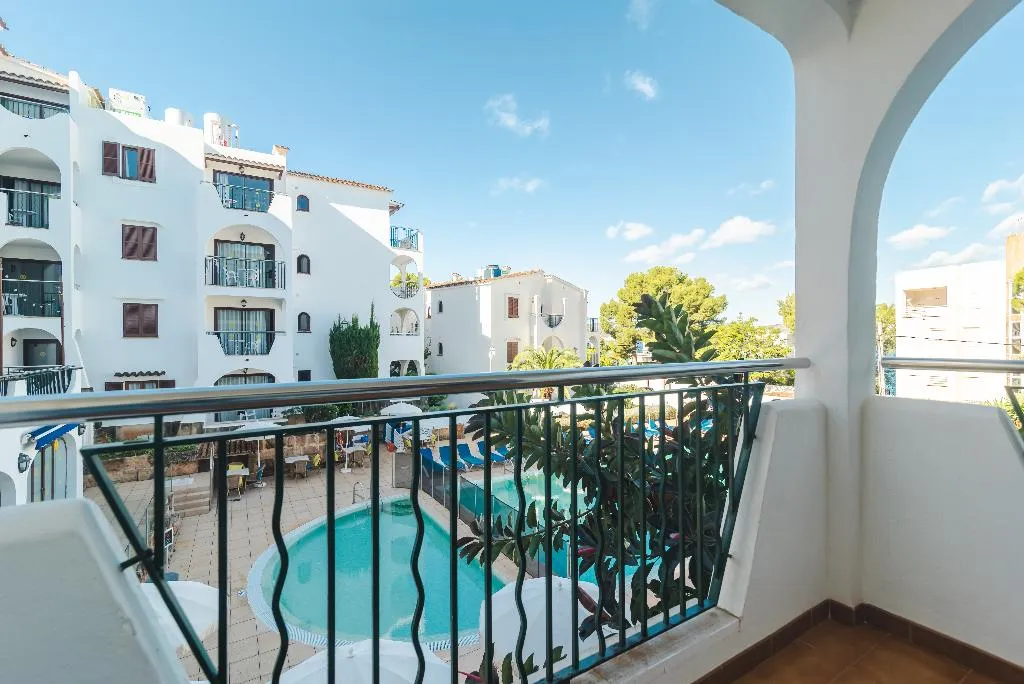 APARTMENT POOL VIEW Room, Flip Flop Surfing Playa Apartments, Majorca