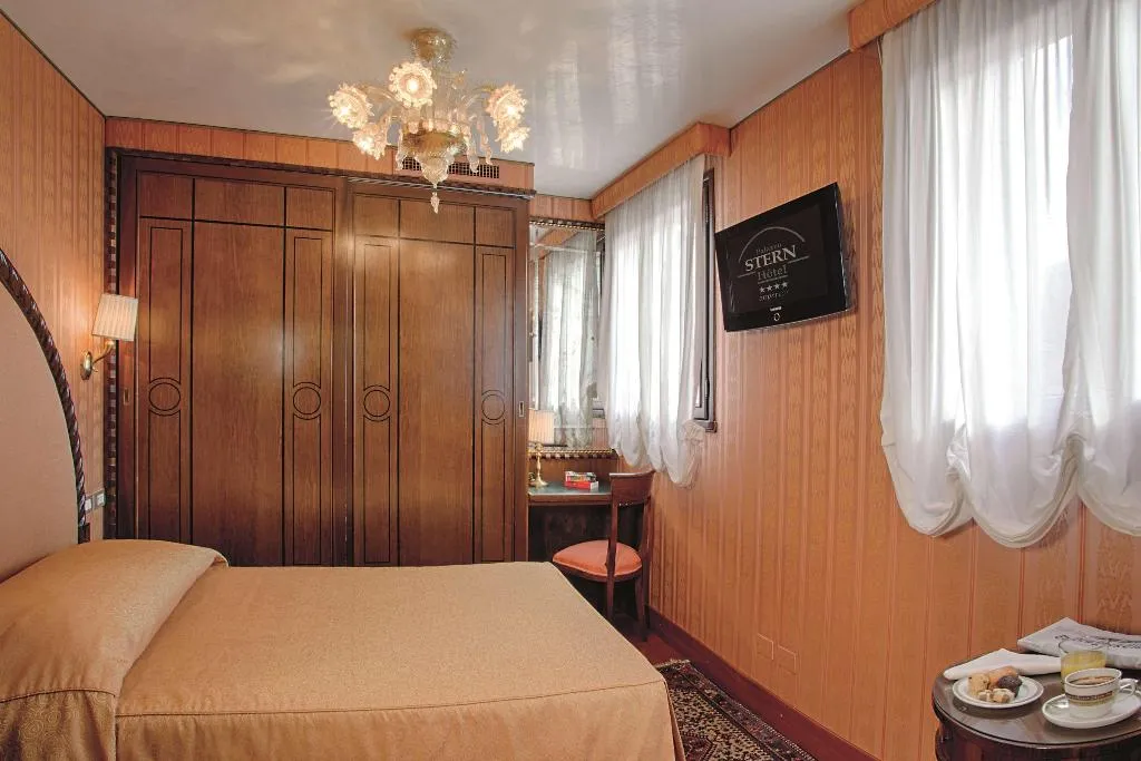 Room, Palazzo Stern, Venice