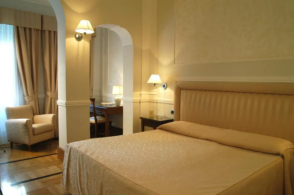 General view, Hotel Flora, Rome