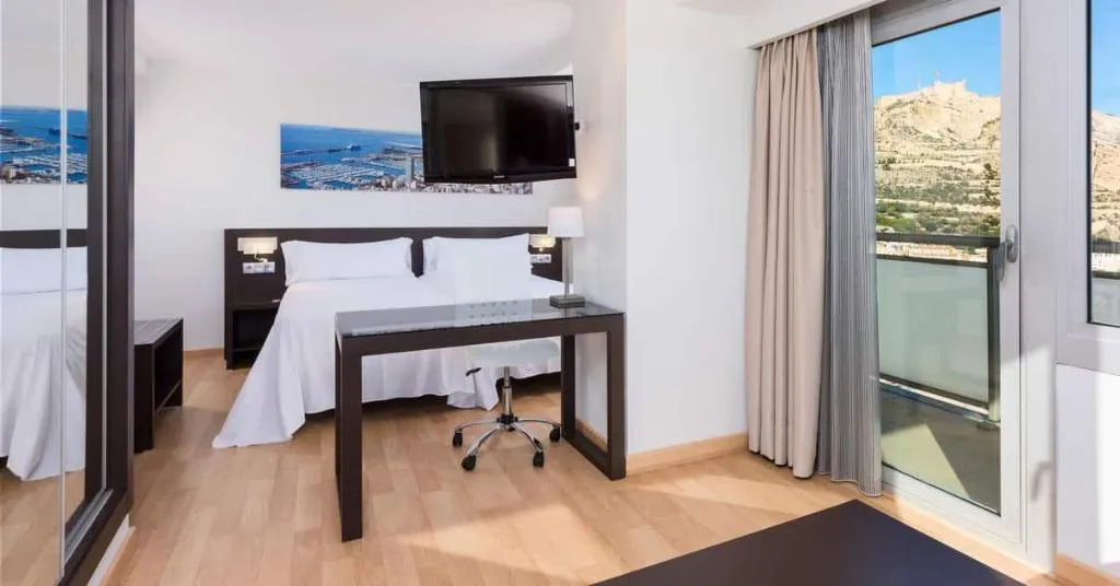 DOUBLE SUPERIOR WITH VIEWS Room, Hotel Alicante Gran Sol Affiliated by Melia, Costa Blanca