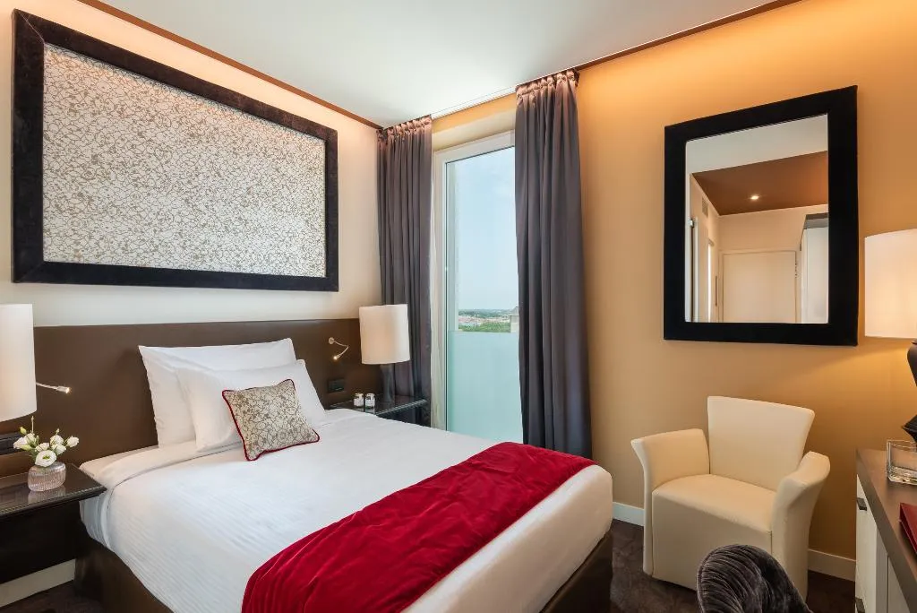 SINGLE COMFORT Room, Leonardo Royal Hotel Venice Mestre, Venice