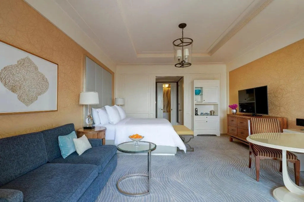 Room, Four Seasons Resort Dubai at Jumeirah Beach, Dubai