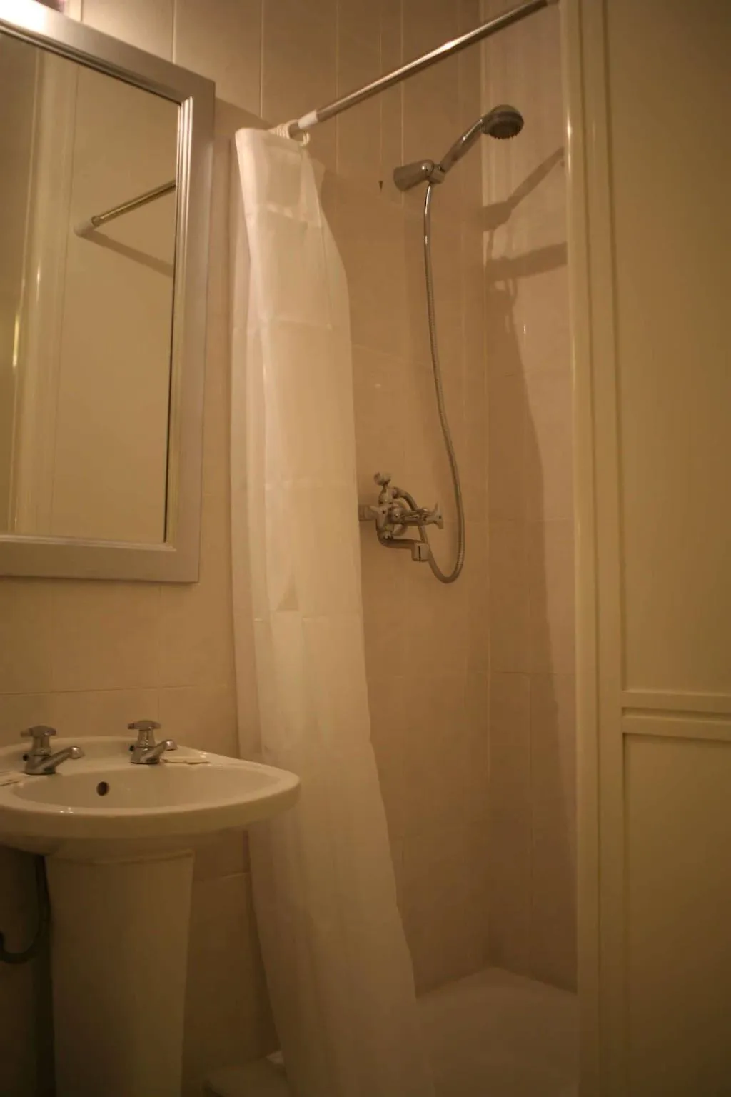 Room, Estrela Dos Anjos, Lisbon