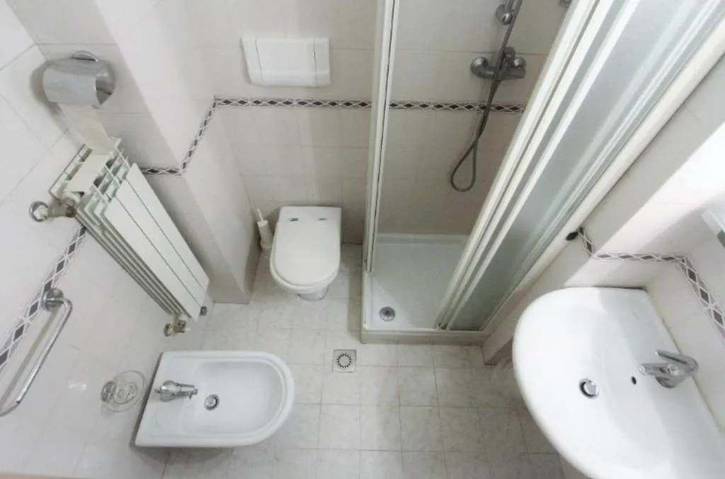 TRIPLE ECONOMY Room, Corallo Milano, Milan