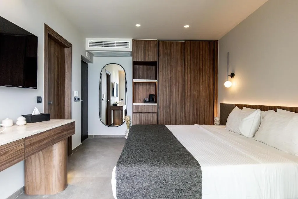 Room, Elios Hill - Sun Kissed Happiness, Crete