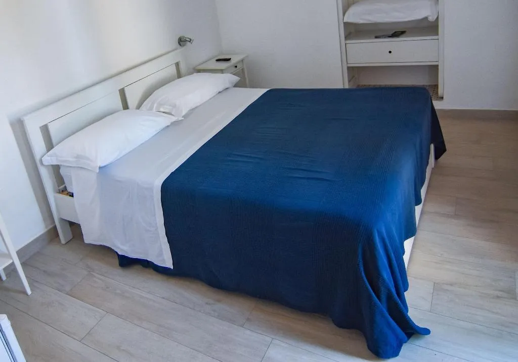Room, Villa Mariagiovanna, Naples