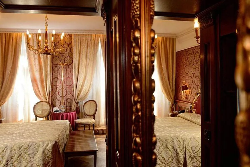 Double or Twin SUPERIOR WITH VIEWS Room, Bellevue Luxury Rooms - San Marco Luxury, Venice