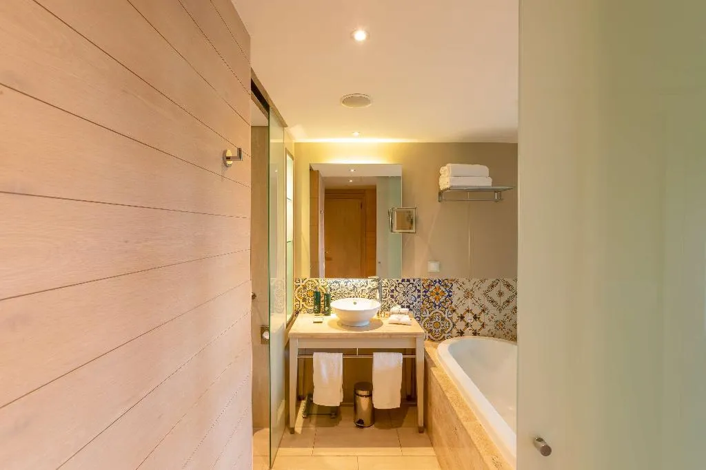 DOUBLE DELUXE Room, Hilton Vilamoura As Cascatas Golf Resort & Spa, Algarve