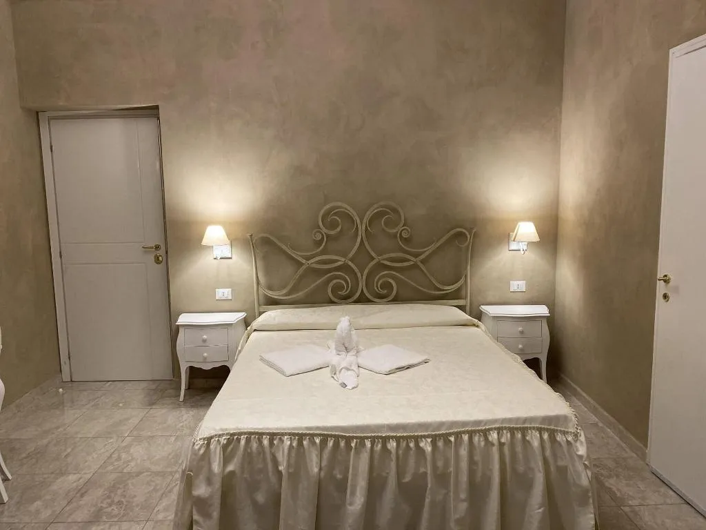 Room, Boutique Hotel Calais Milano, Milan