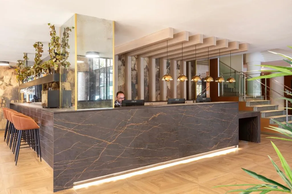 Lobby, Acta Piramides, Madrid