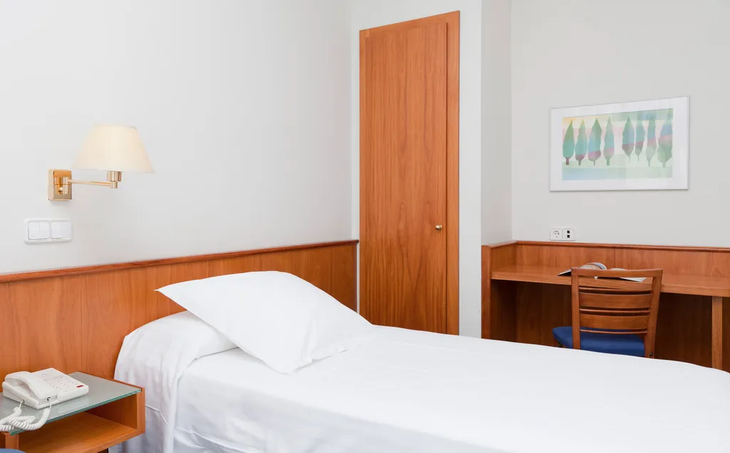 SINGLE STANDARD Room, Peninsular, Costa Brava